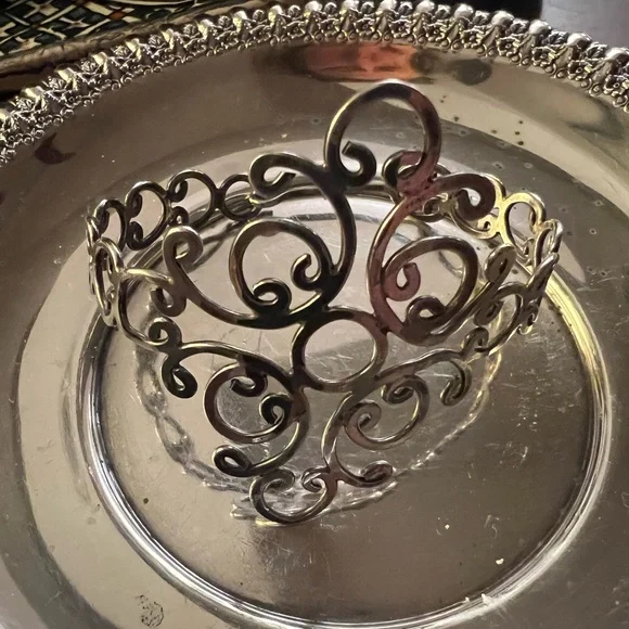 Vintage hammered Sterling Silver Cuff Bracelet - Picture 1 of 3